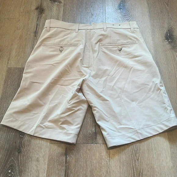 J Lindeberg Men's 29 Kahki Golf Cargo Shorts Quick Dry Performance - Picture 8 of 9